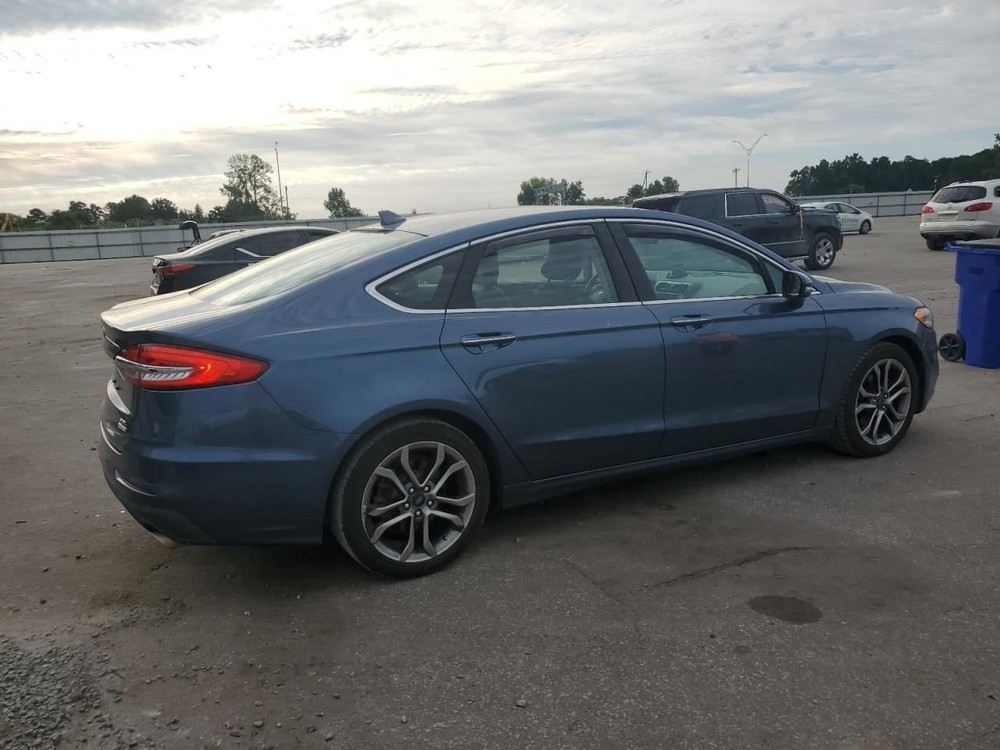 FUSION 2019 Glove Box 4937195