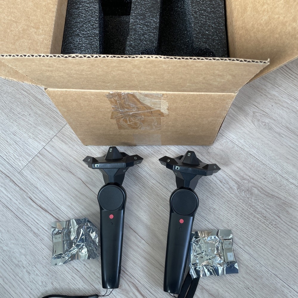 2x RARE VALVE HTC Vive 🔥PROTOTYPE 🔥 Developer VR Pair Controllers + USB Dongle
