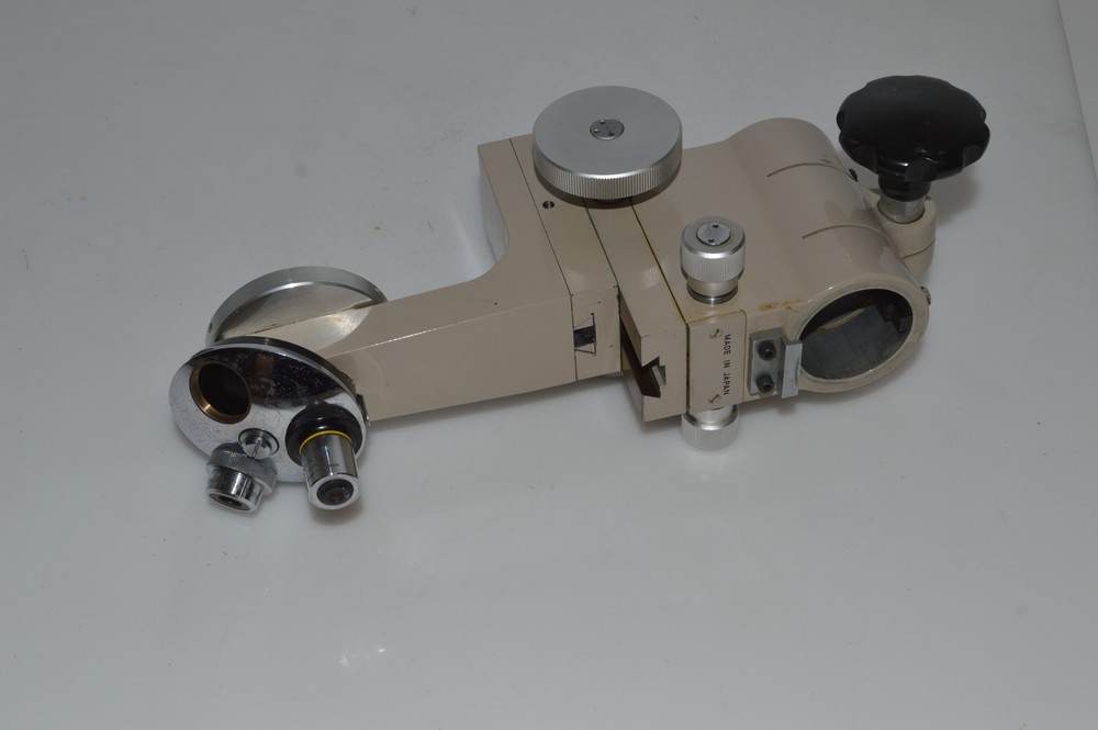 *TC* NIKON MICROSCOPE ADJUSTER W/ OBJECTIVE TURRET - OBJECTIVES (QJH80)