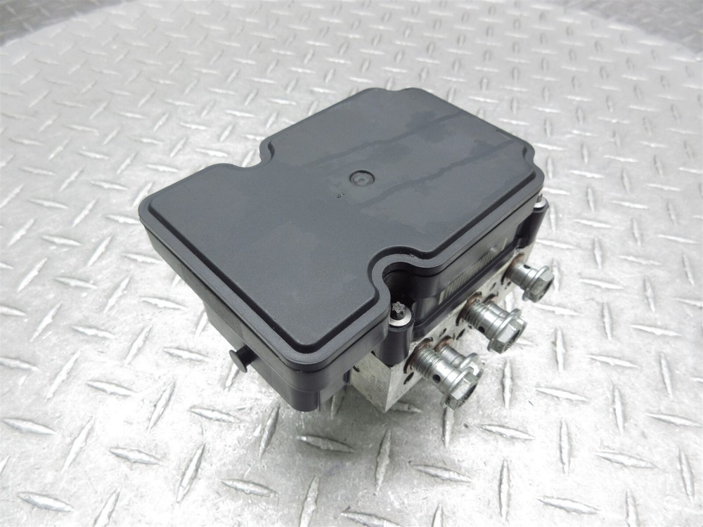 2017 Harley Davidson FLHTK Ultra Limited ABS Brake Module Pump Control Unit OEM