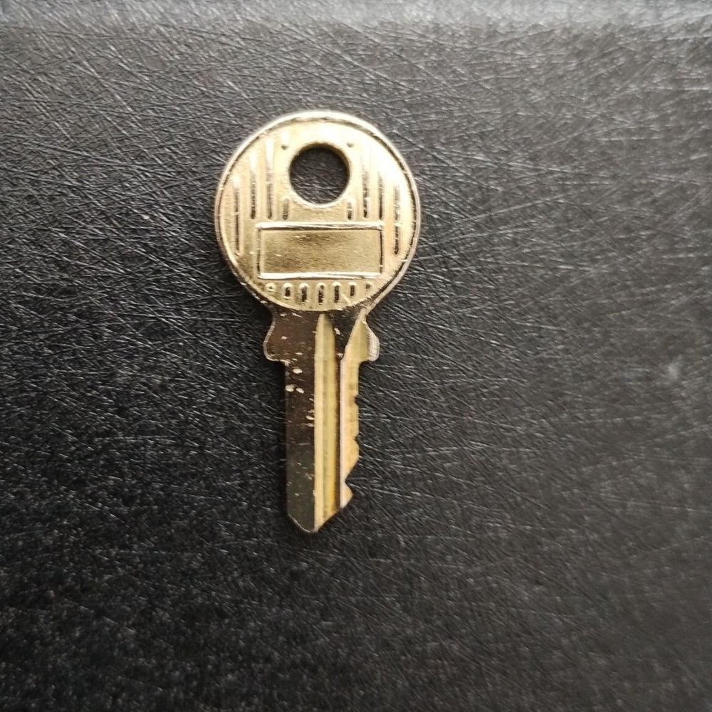 LOUIS VUITTON Padlock Key Silver No.202 Single Key Replacement