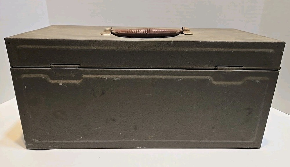 Vintage Metal Toolbox With Tray.