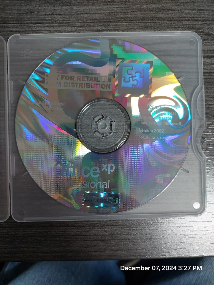 Microsoft Office XP Version 2002 Disc and product key