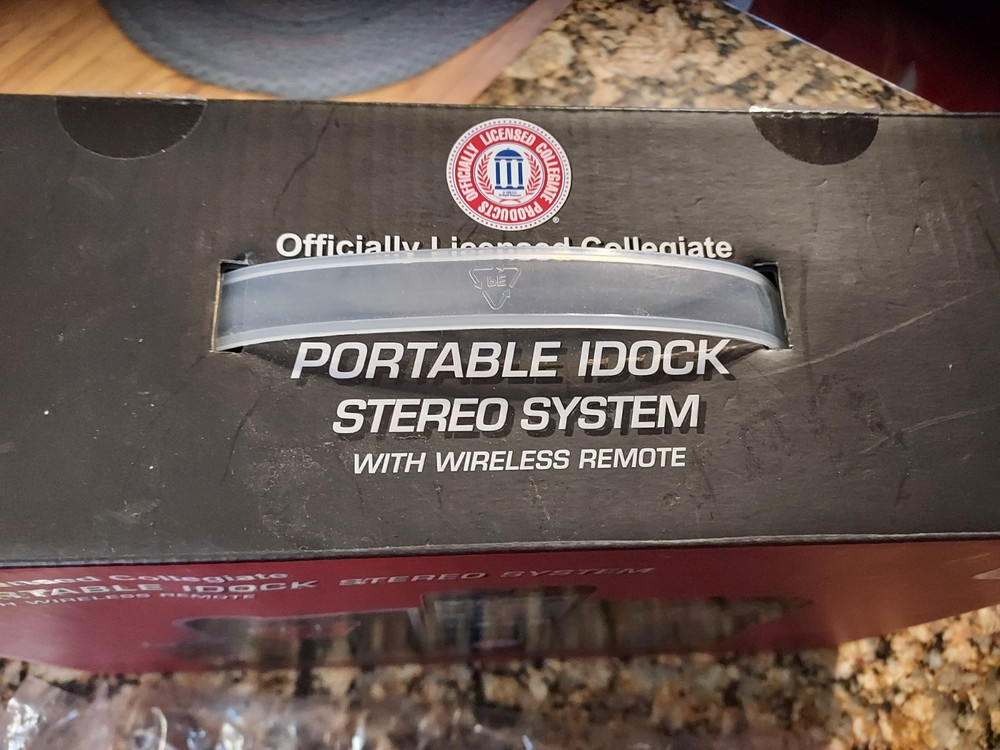 Portable I dock Stereo System With Wireless Remote WISCONSIN BADGERS