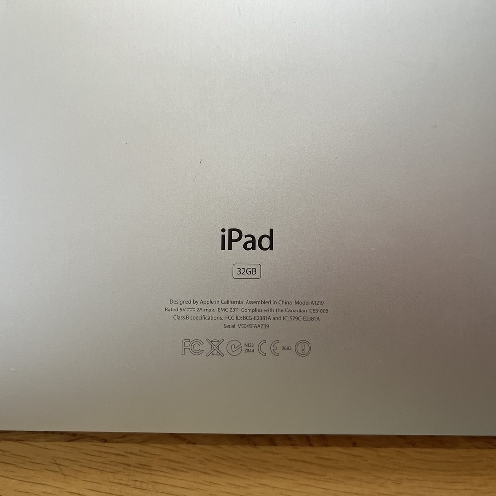 Apple iPad A1219 32GB SELLING AS IS