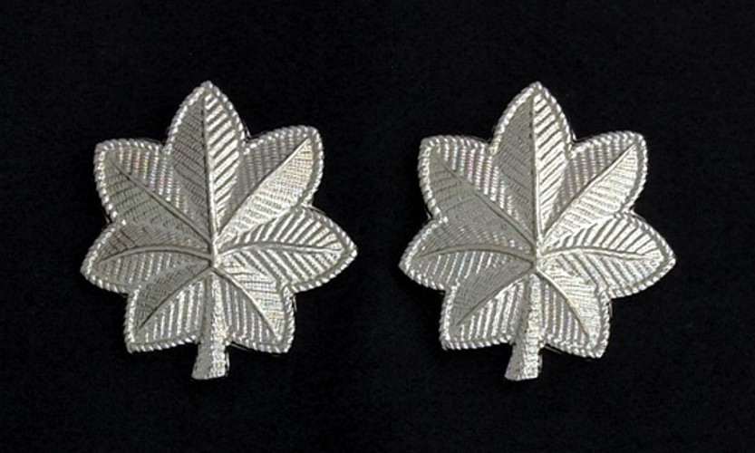 Lieutenant Colonel Oak Leaf Rank Insignia Metal Silver Finish - Small (Pair)
