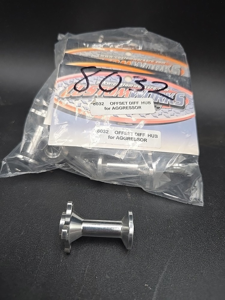Custom Works Aggressor Offset Diff Hub 8032 Pan Car Rc