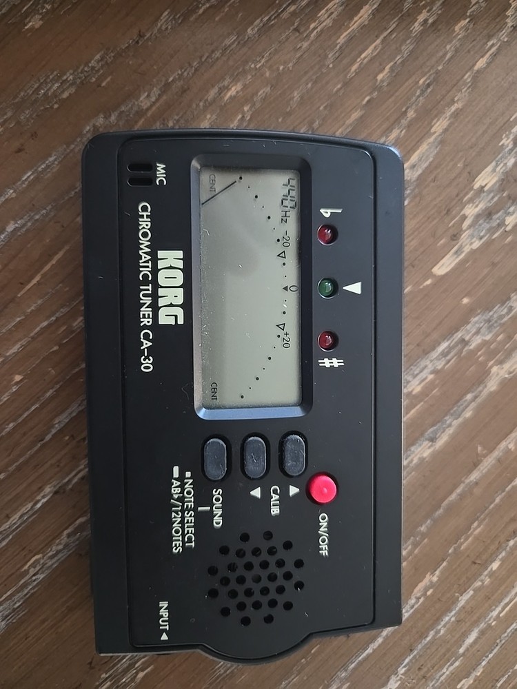 KORG CA-30 CHROMATIC GUITAR TUNER