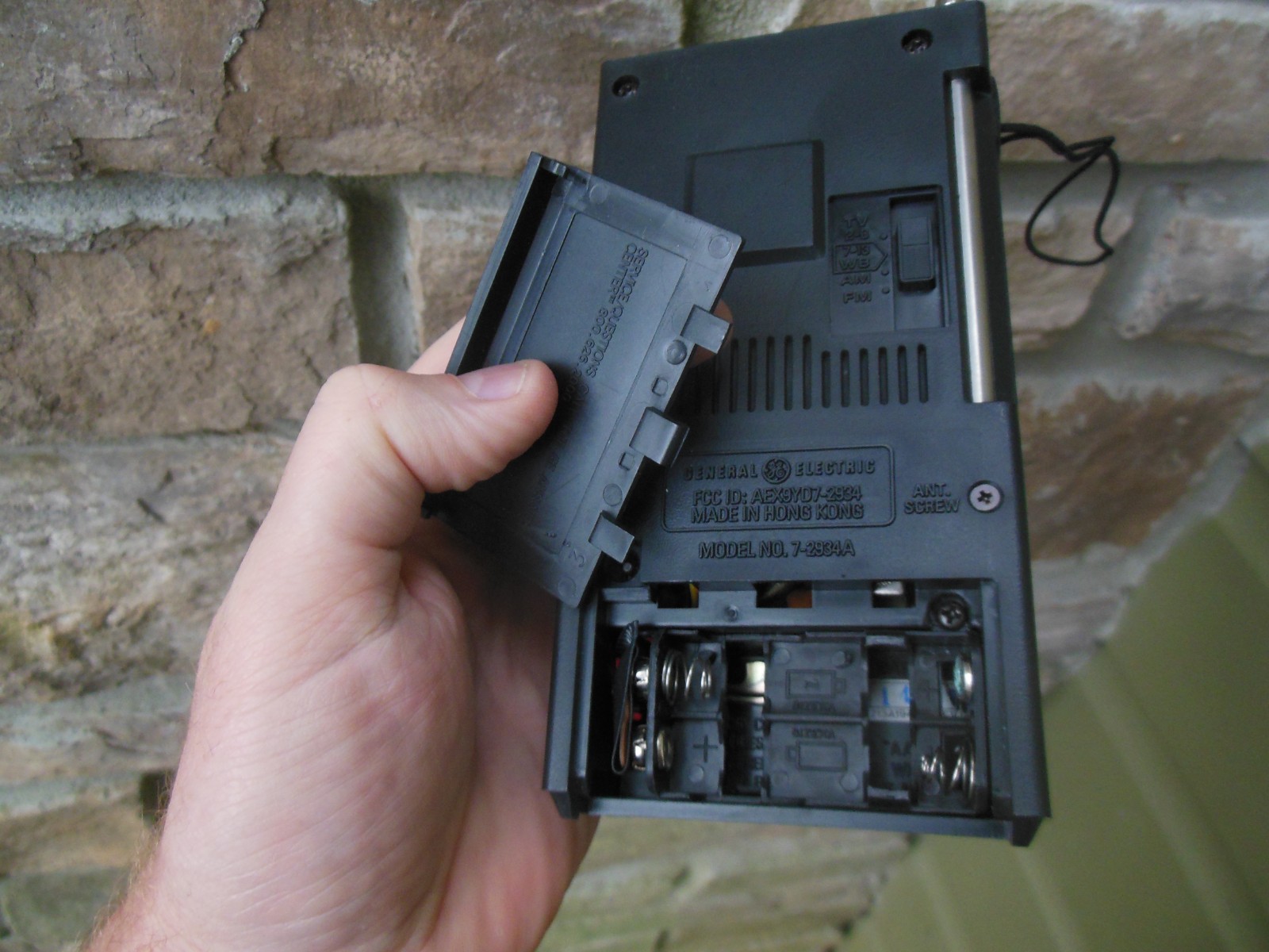 New Vintage General Electric FM/AM TV Sound Weather Band Transistor Radio 7-2934