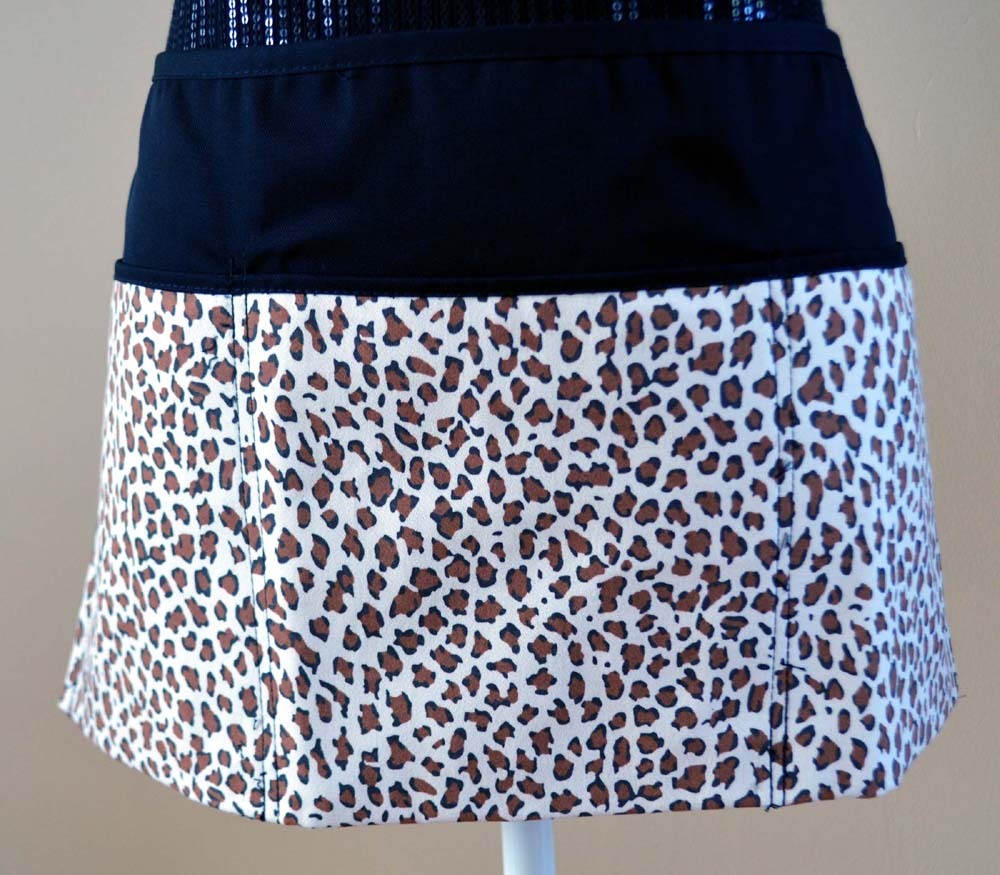 3 pocket waist aprons for servers assorted prints from solid to assorted prints