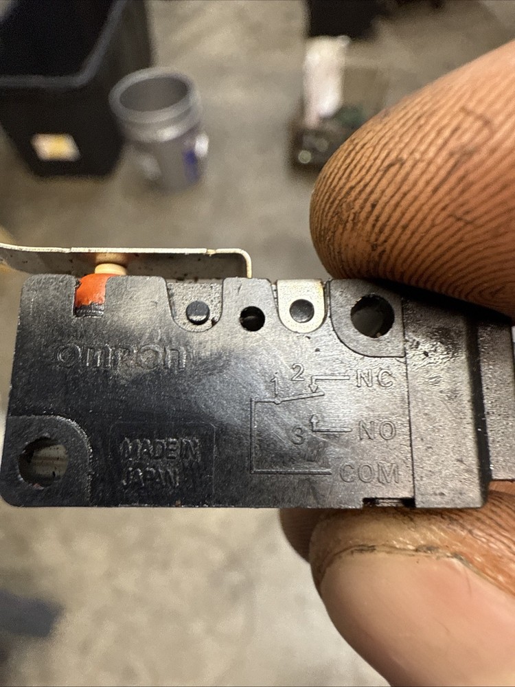 Omron D2VW-5L44-2M-193