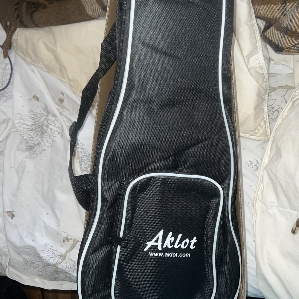 Aklot ukulele Complete With Everything You Need!