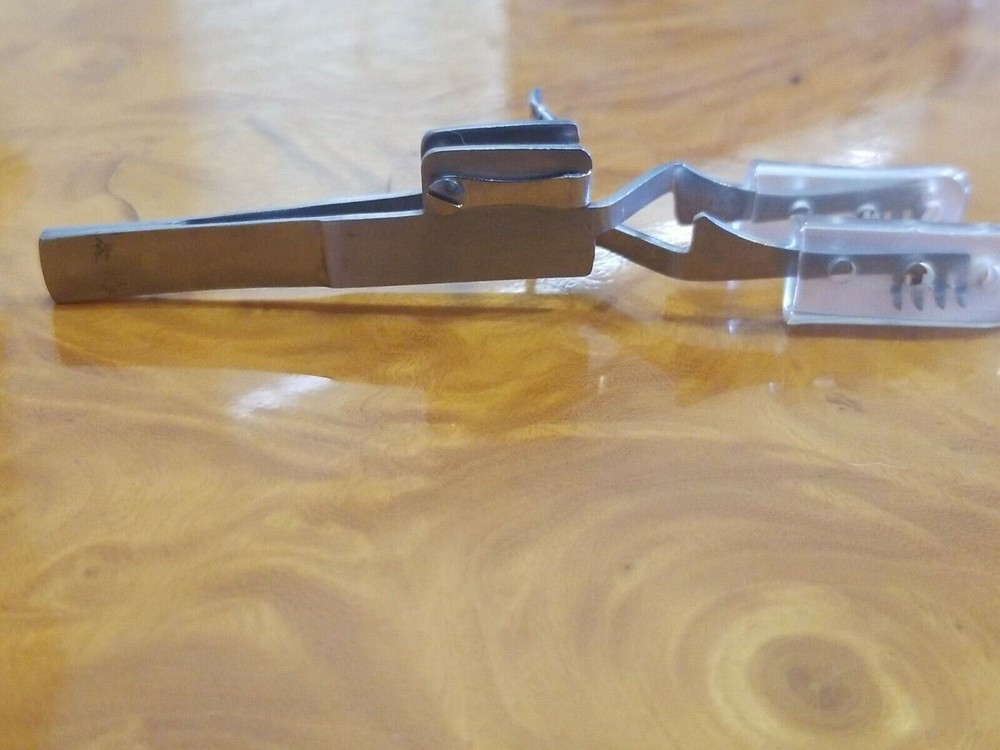 Comparable to V. Mueller SU3145 Automatic Skin Retractor MJ1