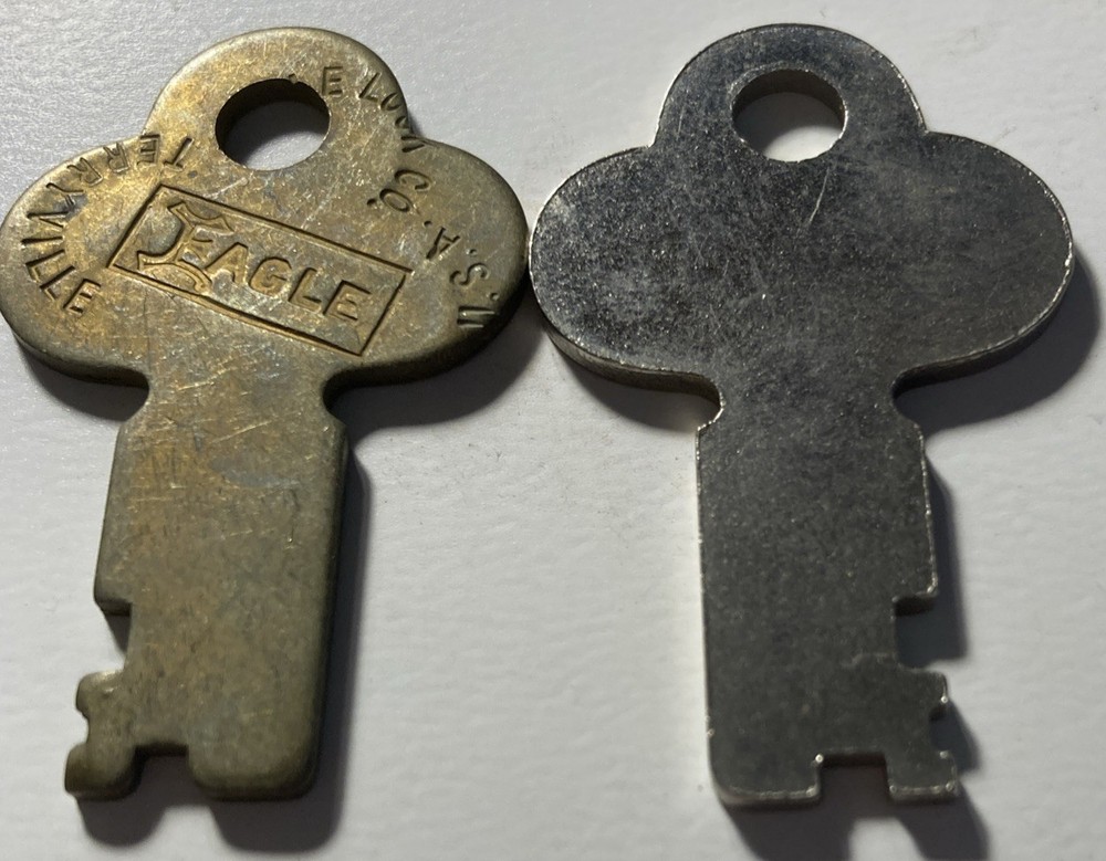 1 Eagle # 8446F Suitcase Trunk Key