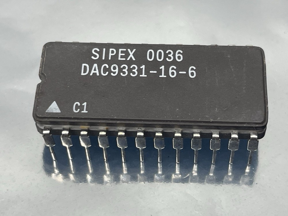 SIPEX DAC9331-16​-6 16-​Bit IC C1 CMOS INTEGRATED 1 PC QTY AVAILABLE
