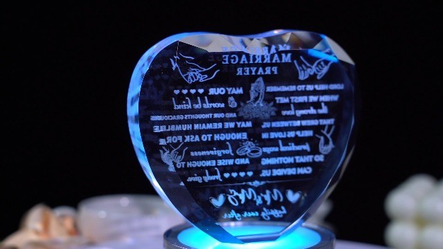 Unique Wedding Gifts for Couples 2025 - Crystal Keepsake for Anniversary & Engag