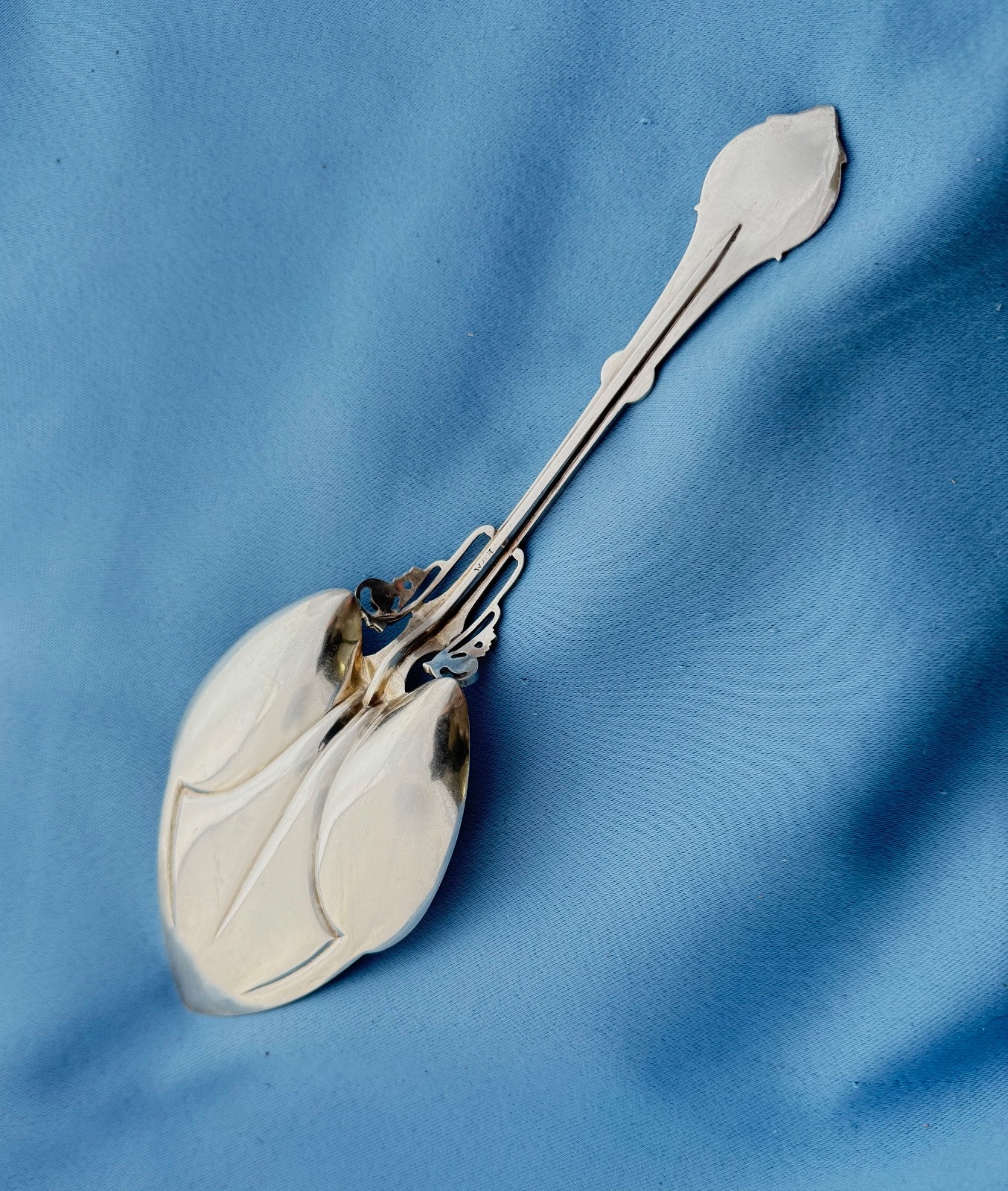 Wood & Hughs Coin Silver Medallion Pie Lifter Gold Wash 10 1/2 In No Mono 113 Gr