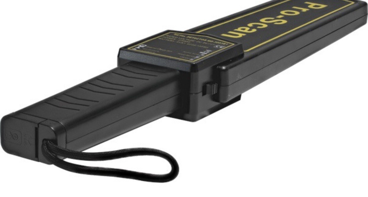 PORTABLE Handheld Metal Detector Security Super Body Scanner Wand RECHARGE PORT