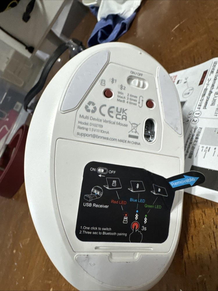 Wireless 2.4G Ergonomic Vertical Mouse White Plus Dual Me Mouse Black