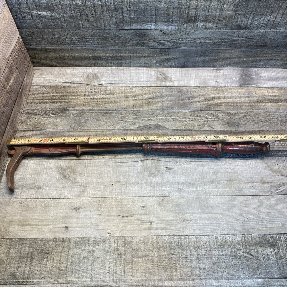 Vintage Bridgeport No. 20 Nail Puller Old Tool