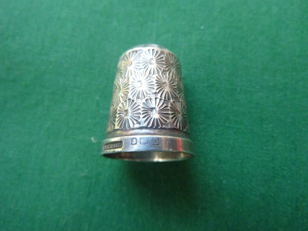 VINTAGE SILVER THIMBLE "13"