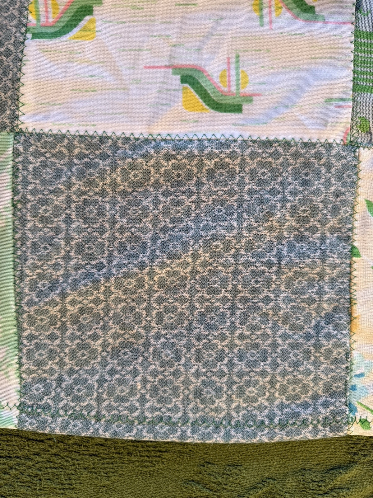 Vintage 70's Patchwork Coverlet Bedspread Quilt Topper