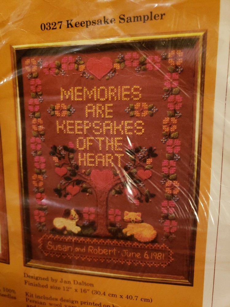 Vintage  RETRO The Creative Circle 327 KEEPSAKE SAMPLER "Memories" Kit ❤