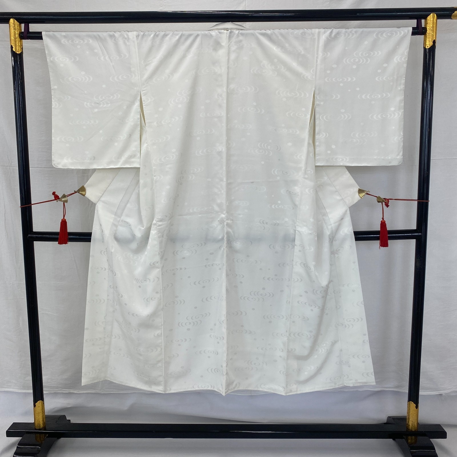 Japanese Vintage Kimono Juban Polyester White Traditional Authentic Length 53 in