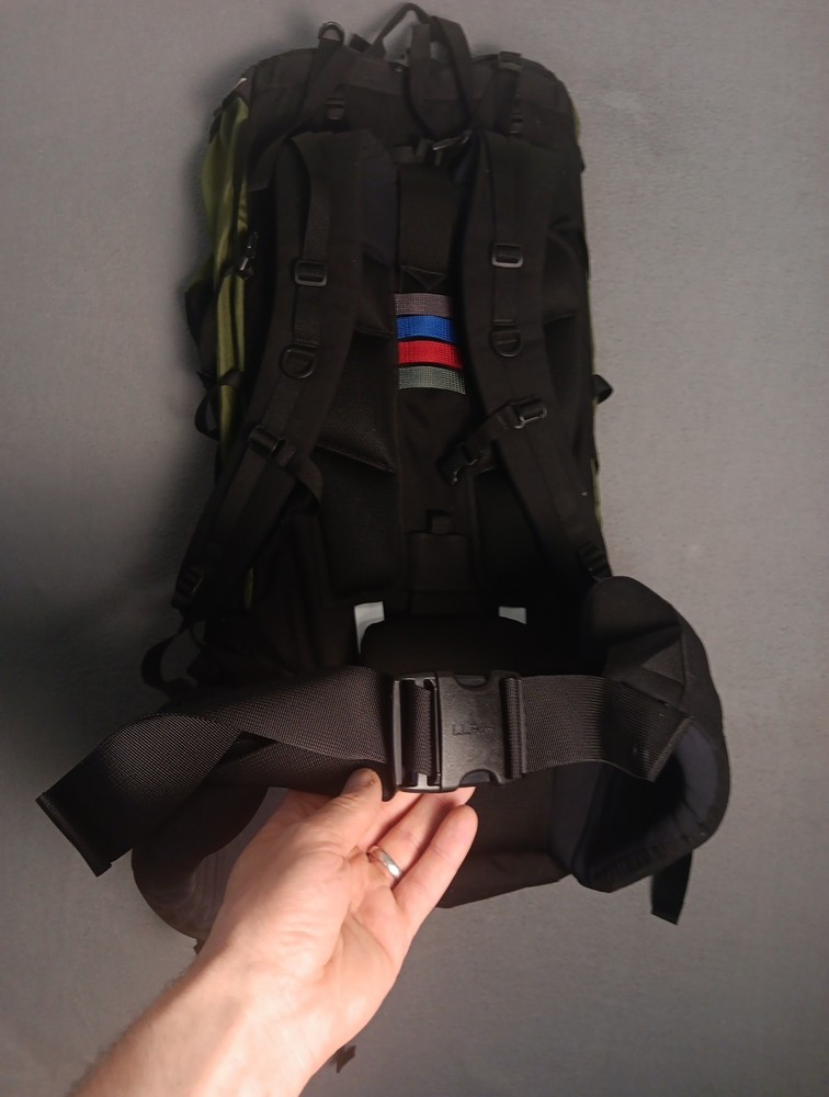L.L.Bean Large 30" H2O Hydration Hiking Backpack Internal Frame Unused Bladder
