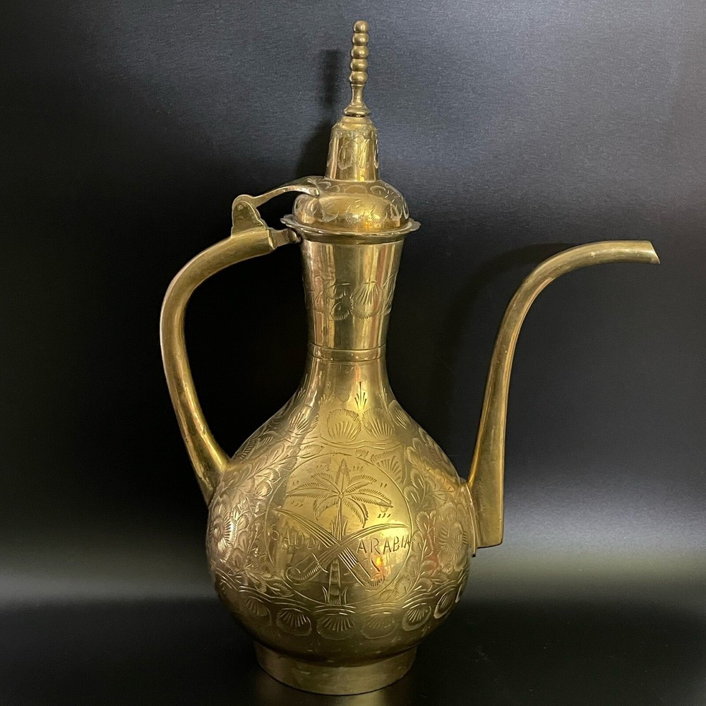 Beautiful Antique Large Saudi Arabia, Arabic Solid Brass Coffee Pot, Dallah