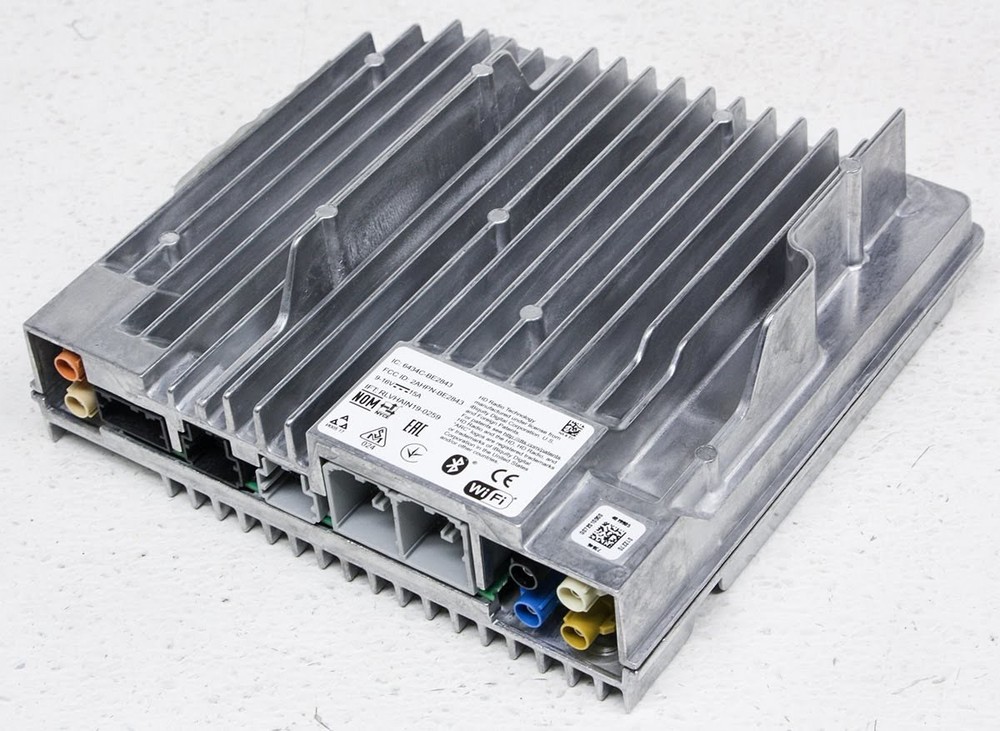 OEM Mobile Communications and Media Control Module for GM models 84817042