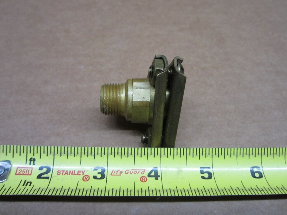 SPRAYING SYSTEMS COMPANY BRASS MOUNTING ADAPTER