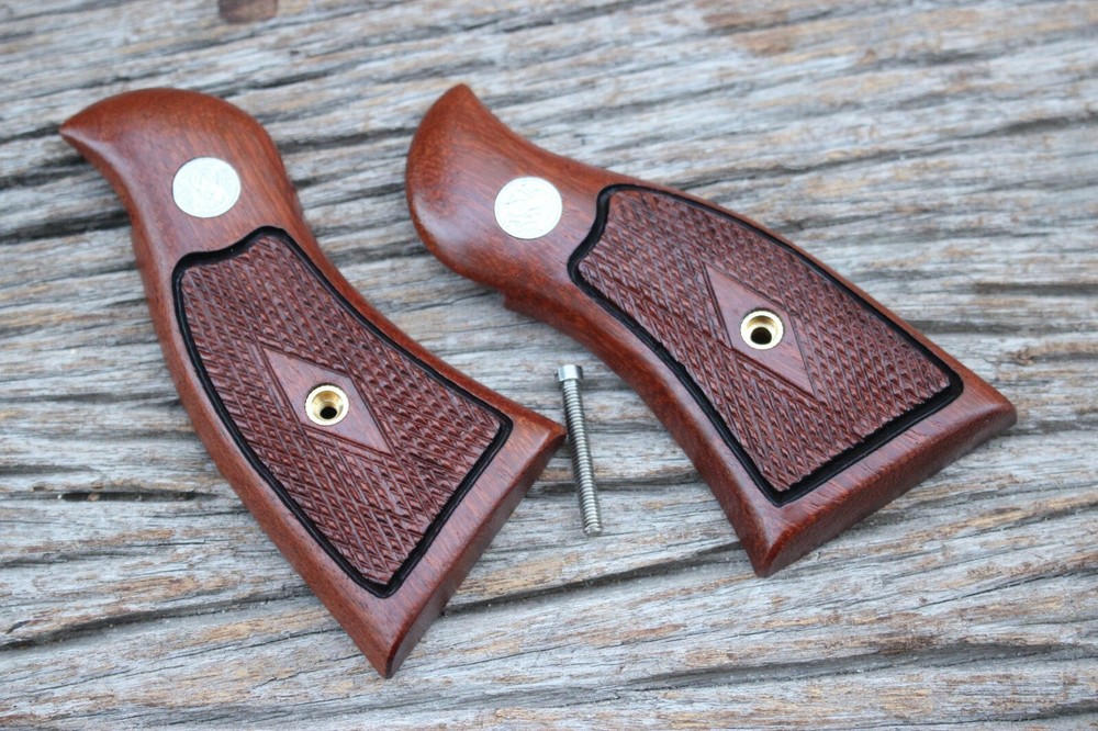 PANEL GRIPS FOR S&W K, L FRAME SQUARE BUTT DIAMOND CHECKERED BROWN # RANDOM 6