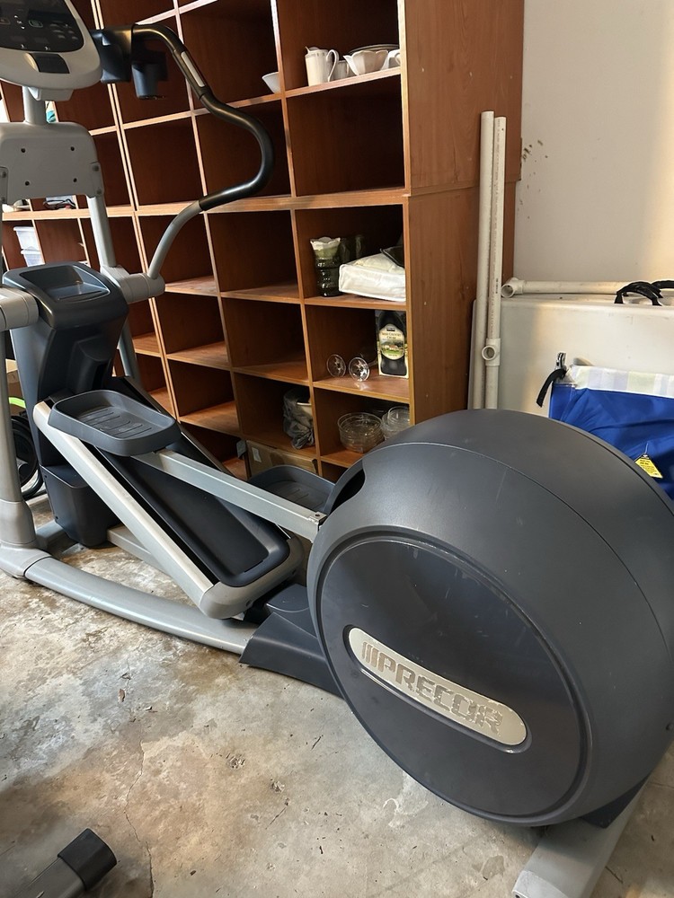 Precor EFX 885 Rear Drive Elliptical Trainer
