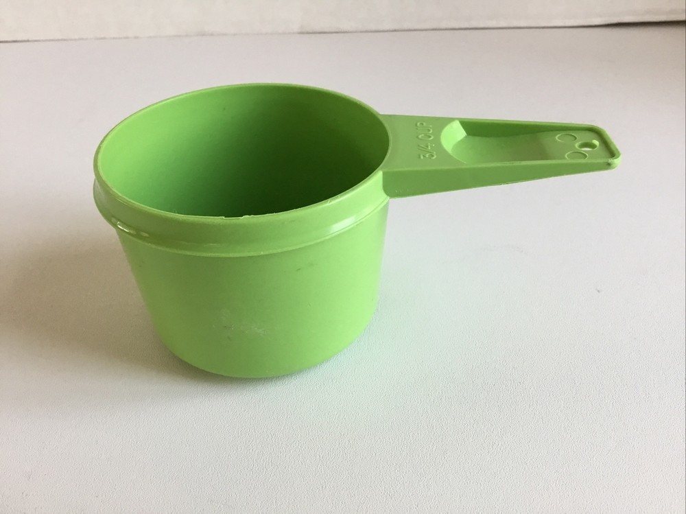 TUPPERWARE Bright GREEN Measuring 3/4 Cup REPLACEMENT Measure NICE