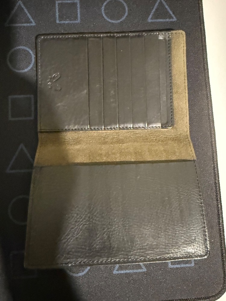 Bennett & Winch Black Passport Wallet