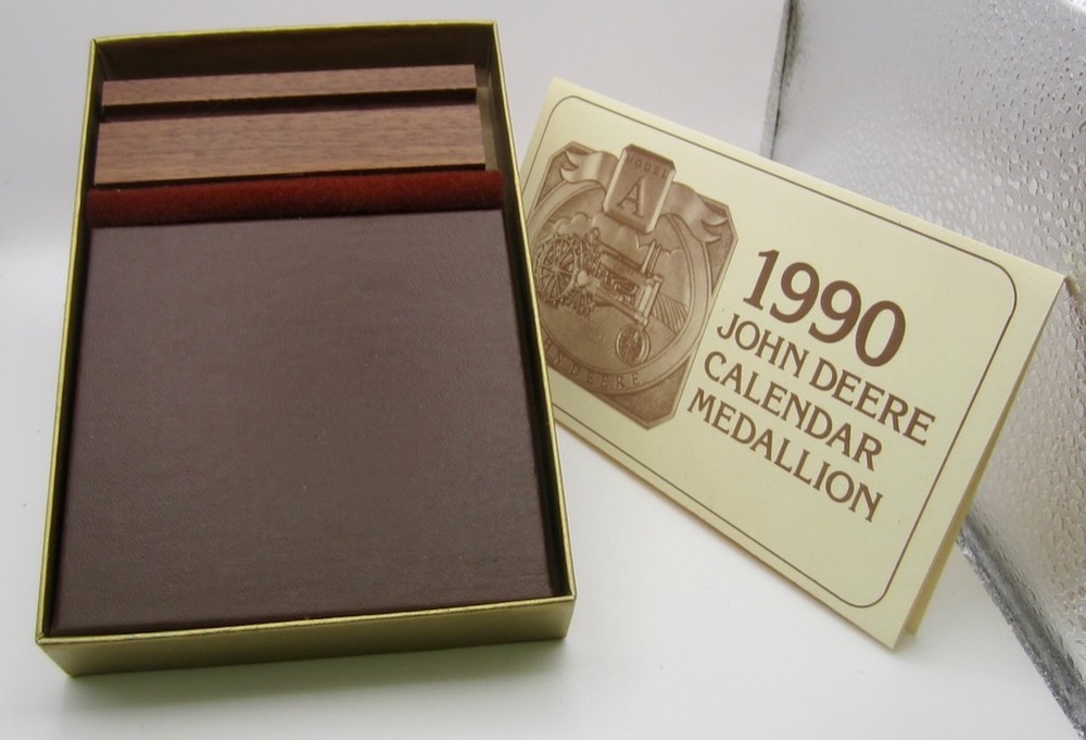 1990 John Deere Calendar Medallion ‘A’ Tractor