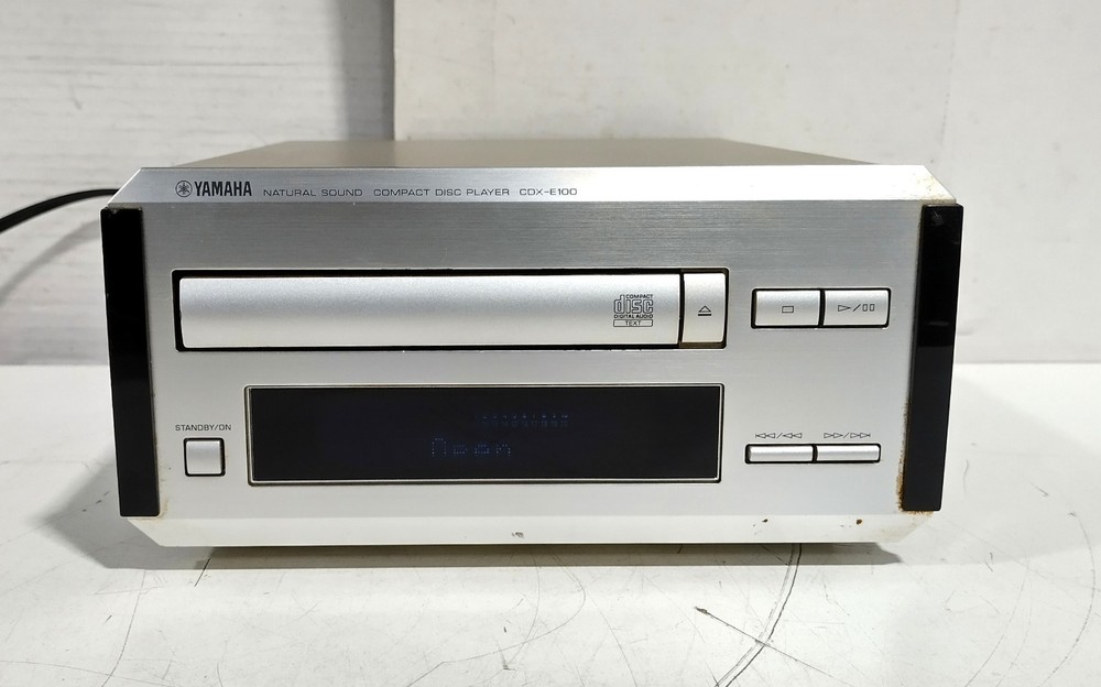 Yamaha CDX-E100 Single Disc Tray Compact Disc Vintage CD Player System