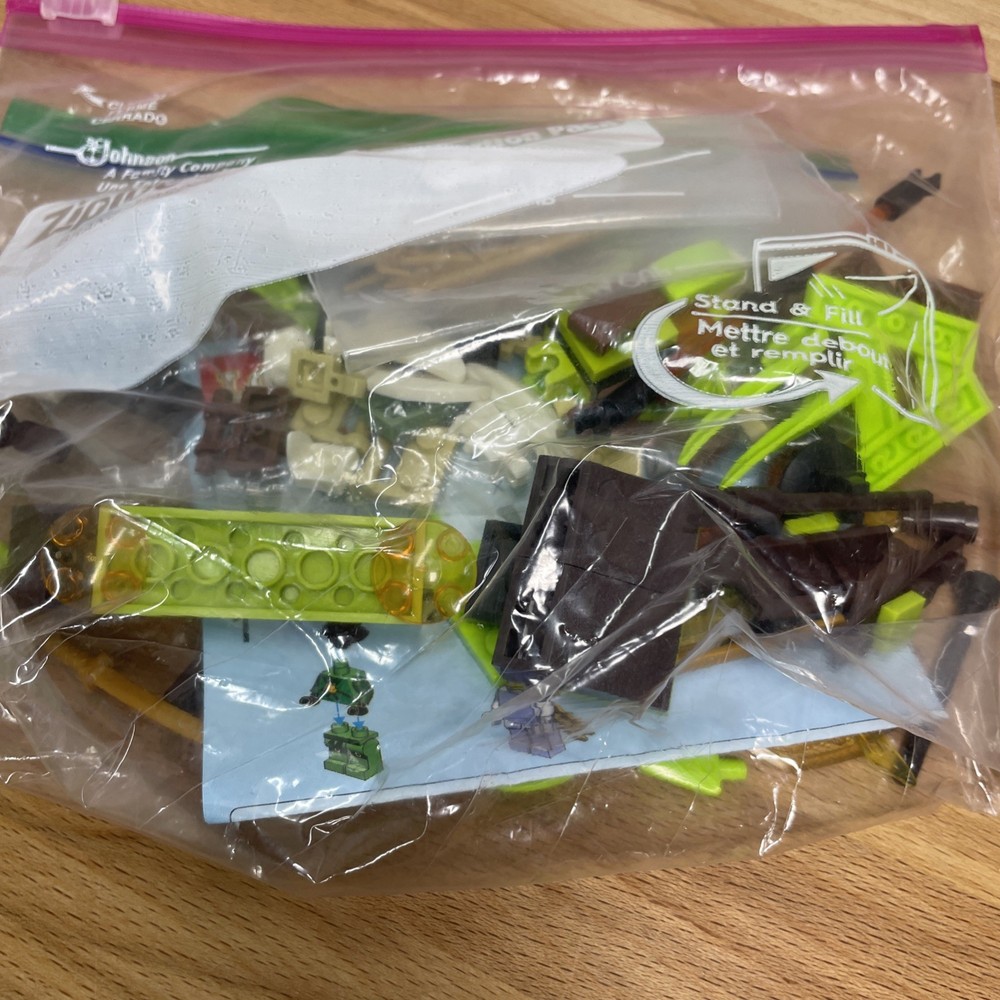 minifigure And Blocks Instruction Book