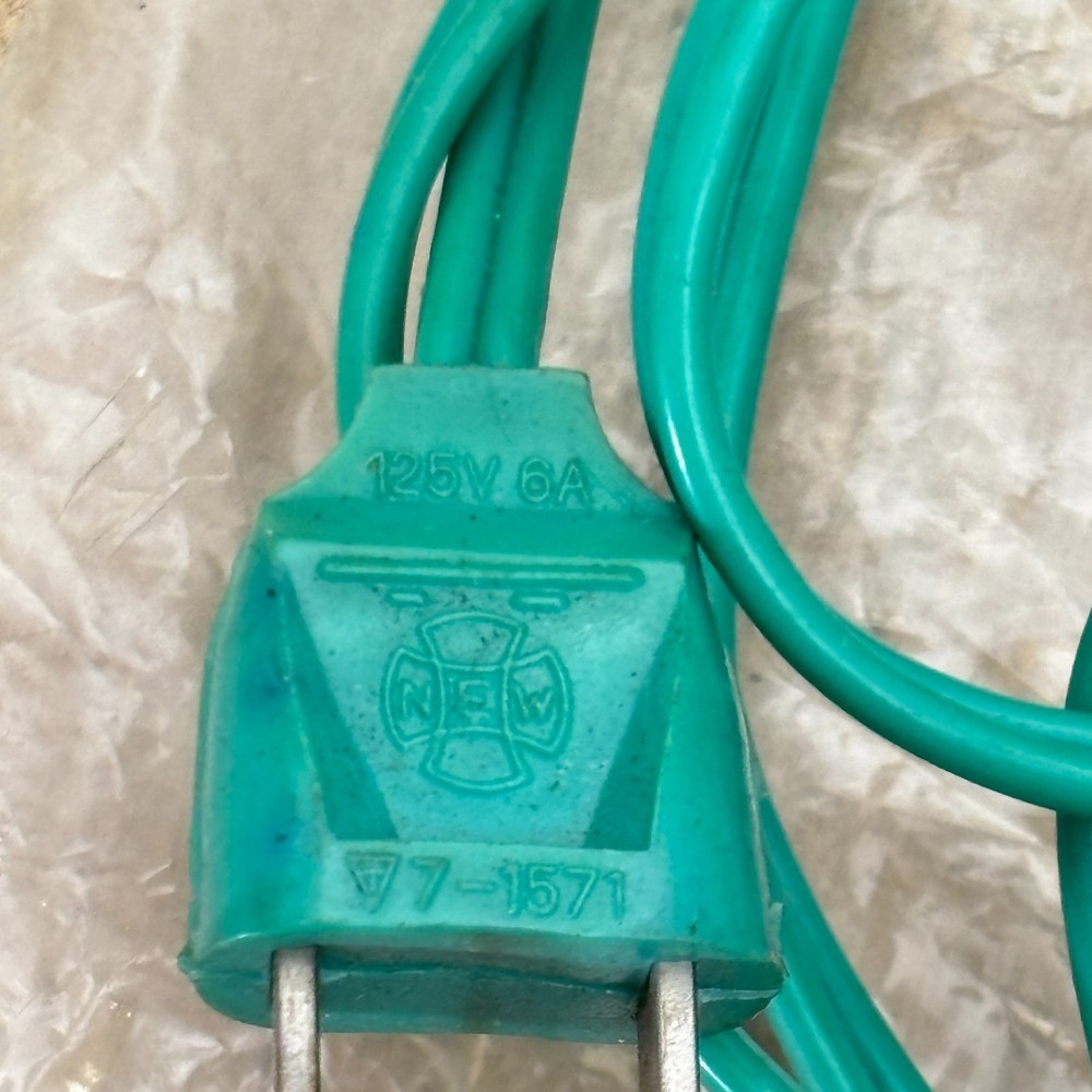 Vintage UNIVERSAL Battery Eliminator Replacement, Untested