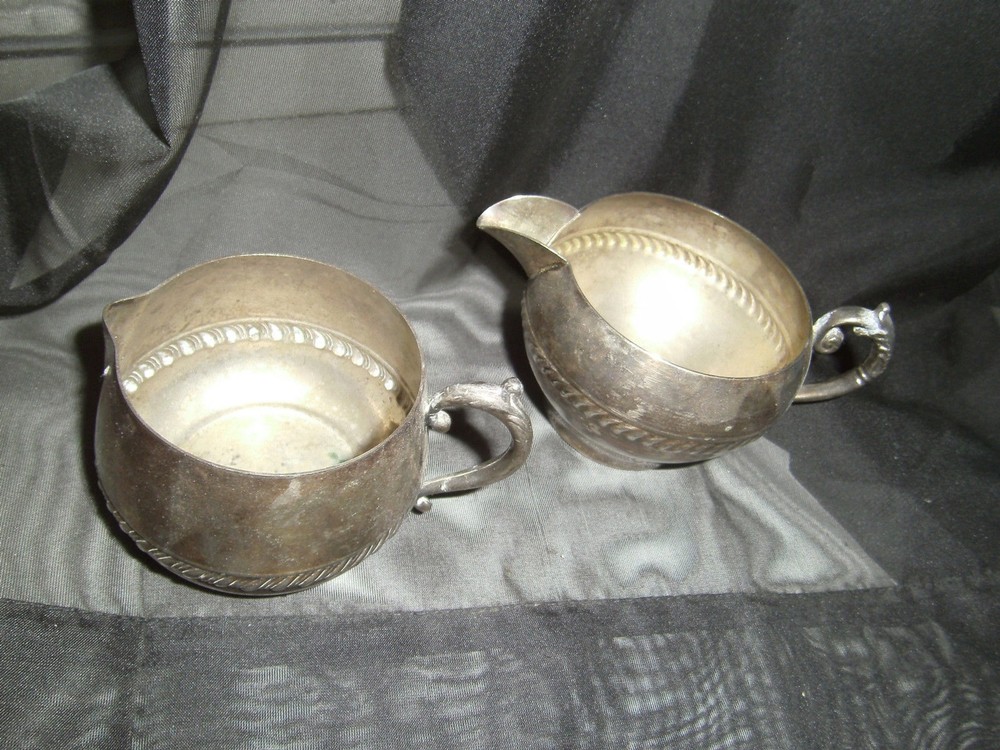 Silverplate creamers Scroll Design Sheridan? Beautiful Design Set of 2 different
