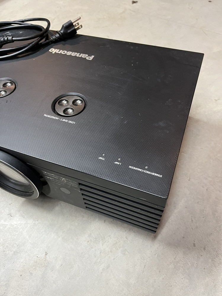 Panasonic PT-AE1000U 1080P HDMI LCD High Definition Projector -READ AD