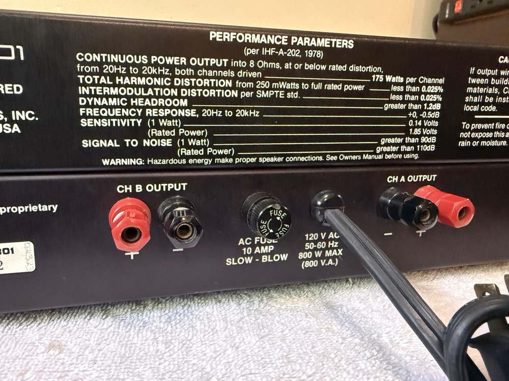 SAE A301 High Resolution amplifier