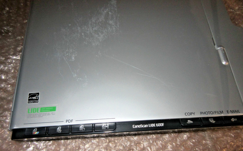 Canon CanoScan LiDE600F Flatbed Scanner