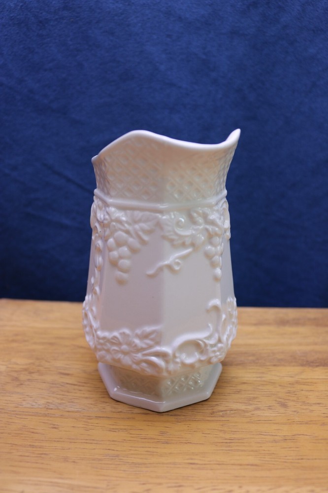 Lefton White Embossed Pitcher Grape Lattice Pattern #6490 5 3/8 "