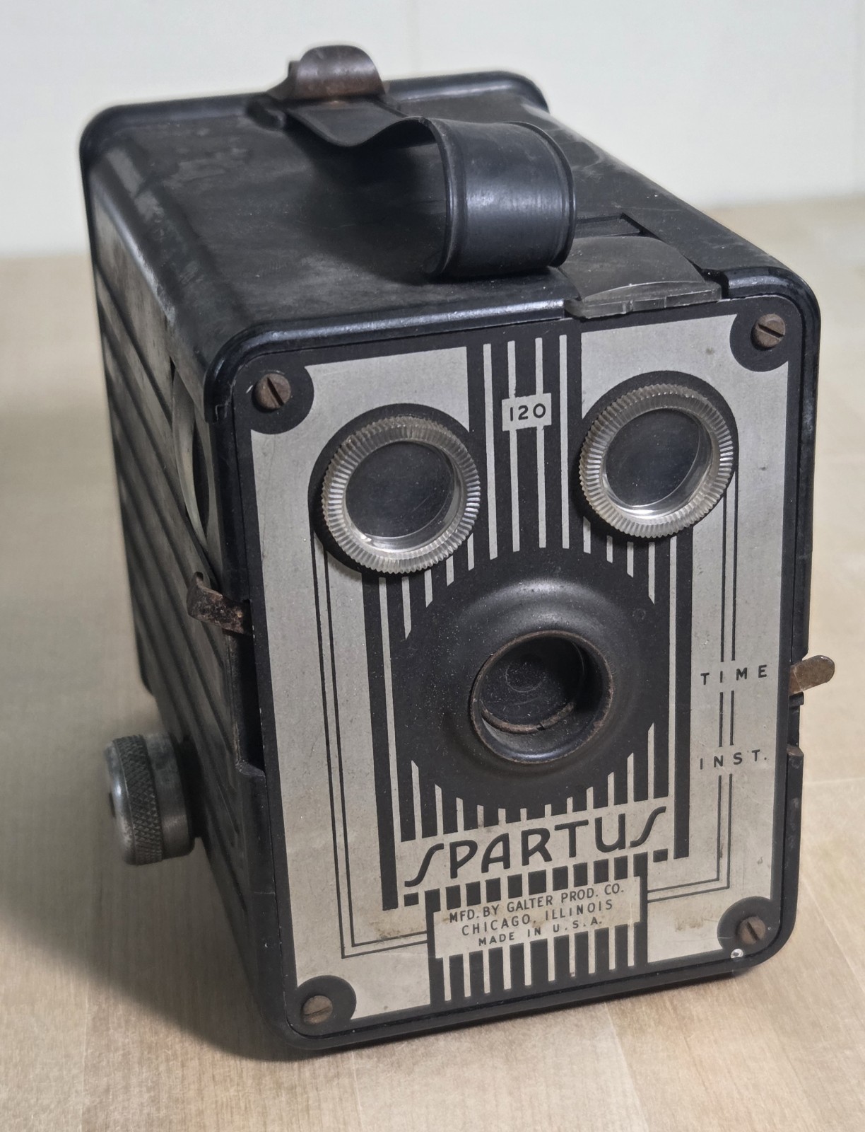 Vintage Spartus Box 120 Camera early 1940s