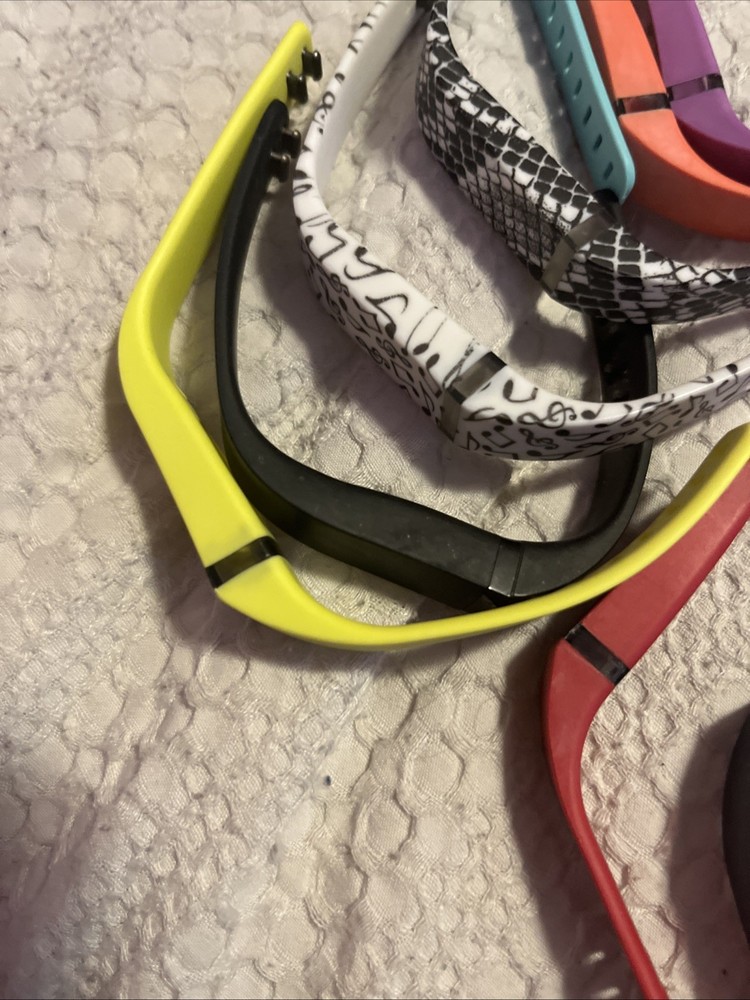 Fitbit Flex Wireless Activity Tracker Bundle - 17 Bands Inc Everything In Pics