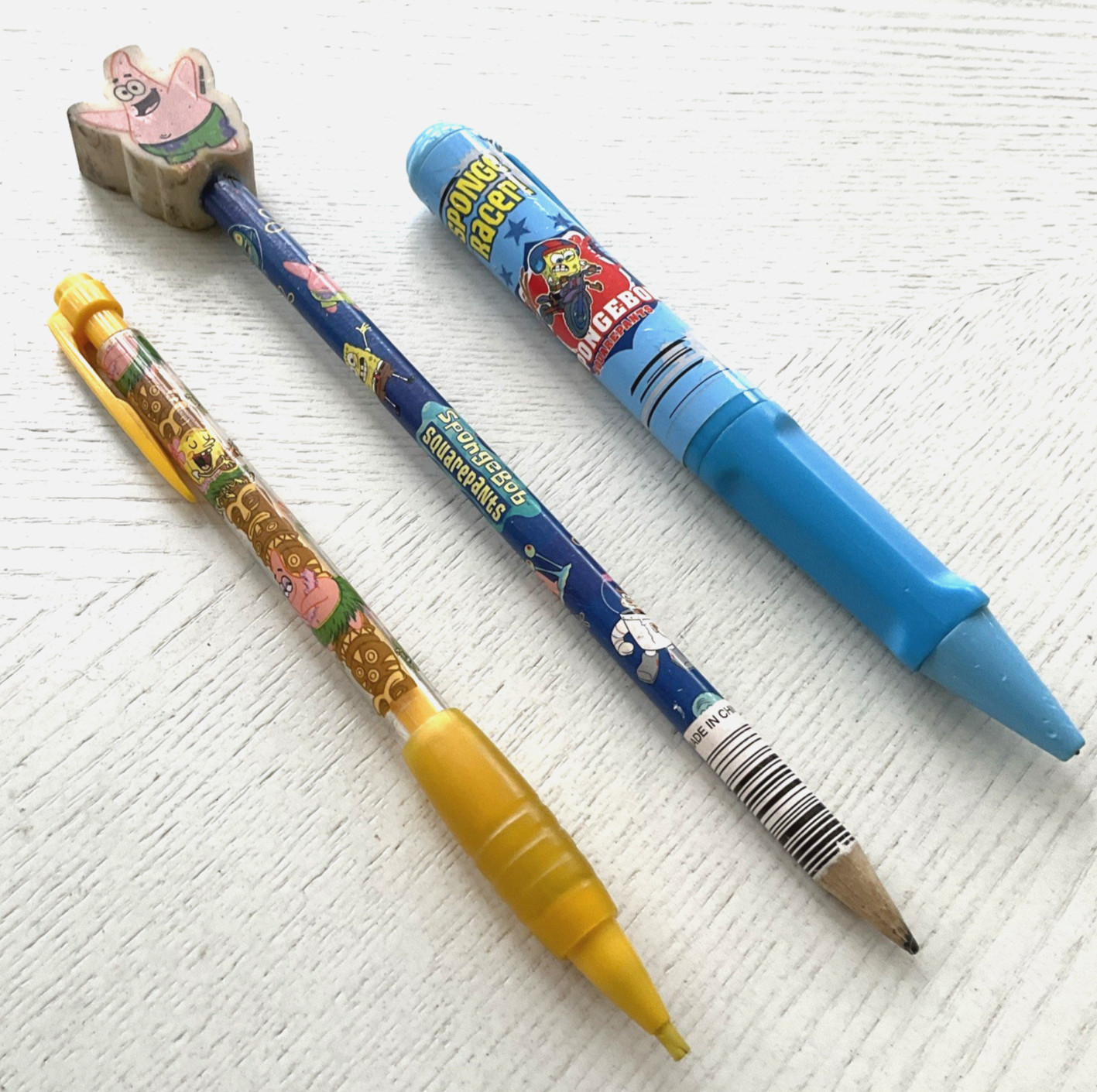 Nickelodeon SpongeBob Squarepants Vintage 2001 Lot of 3 Pencils & Flashlight Pen