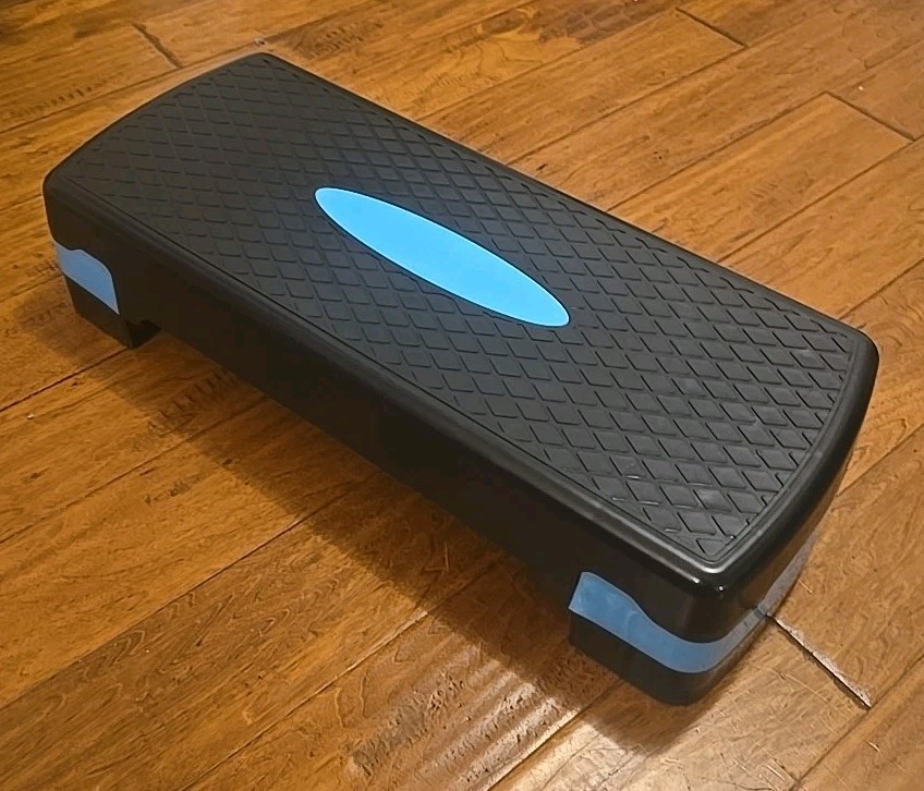 Aerobic Adjustable Stepper Platform Non-Slip Workout Step Trainer-Black/Blue