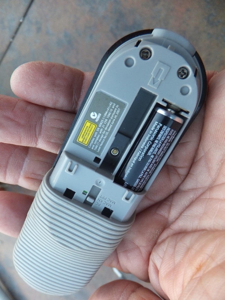 Targus P32 Dual-Mode Presenter/Pointer. Bluetooth - For Windows & Mac, No Back